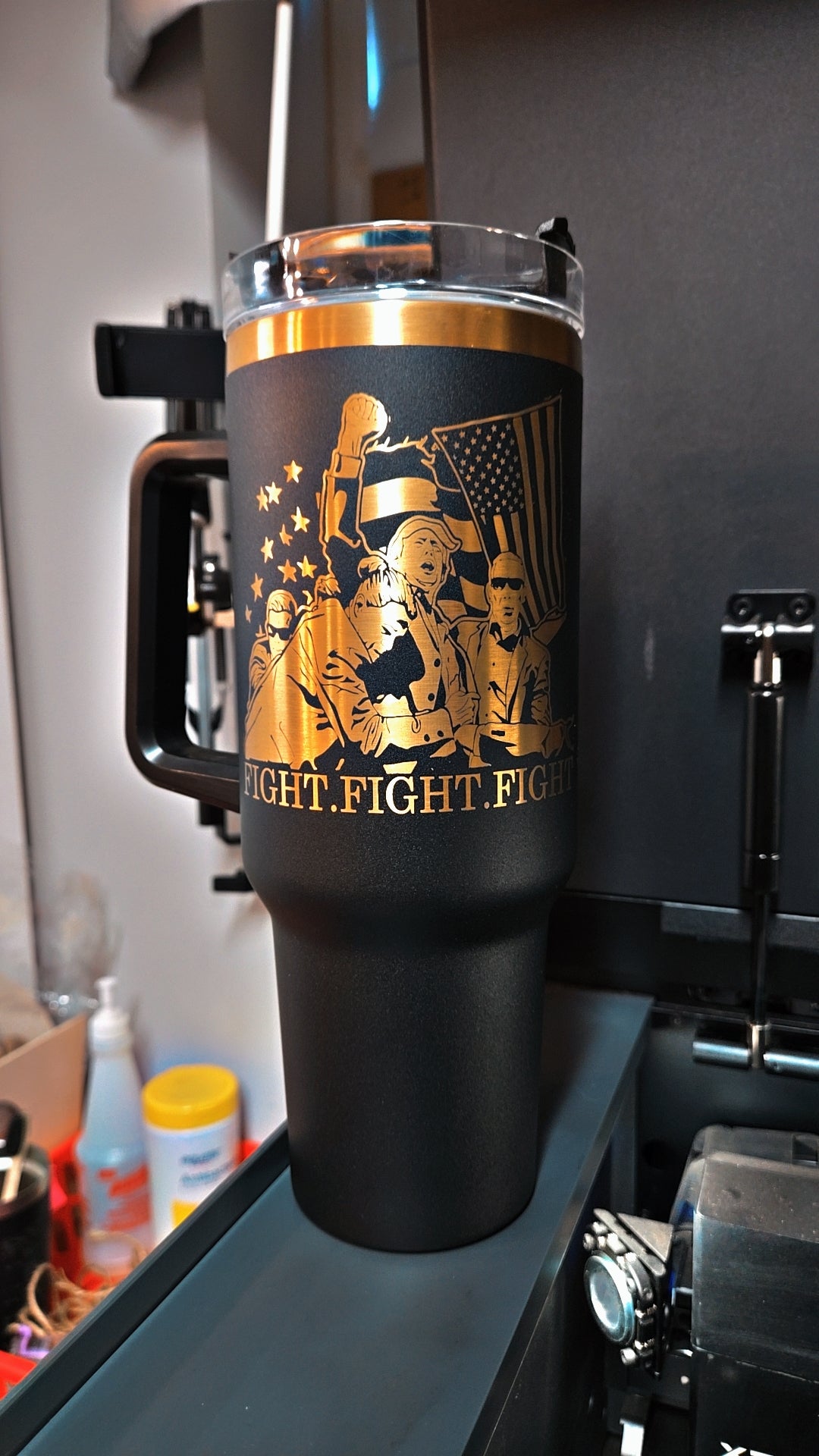 TRUMP FIGHT 40 oz TUMBLER